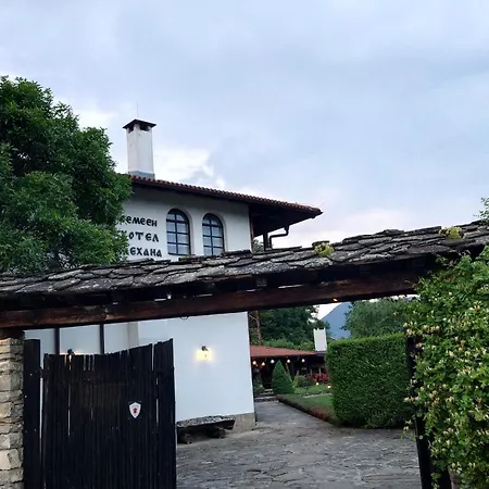 Family & Tavern Svatovete Hotel Apriltsi (Lovech)