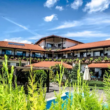 Family & Tavern Svatovete 2*