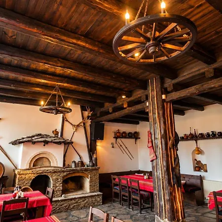 Hotel Family & Tavern Svatovete Aprilți